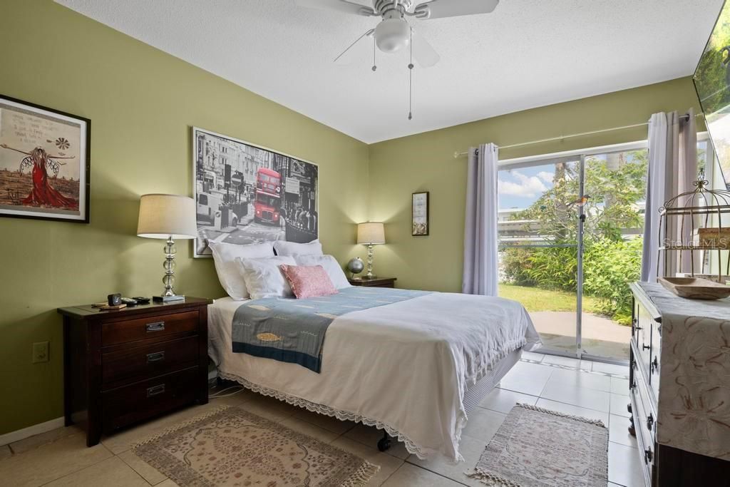 For Sale: $220,000 (2 beds, 2 baths, 1270 Square Feet)