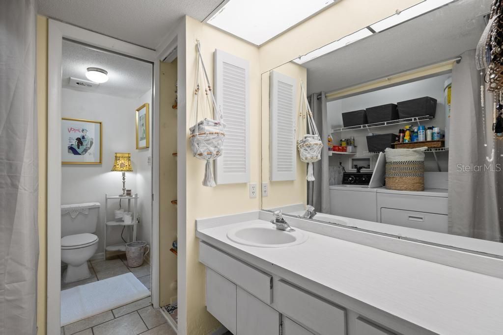 For Sale: $220,000 (2 beds, 2 baths, 1270 Square Feet)