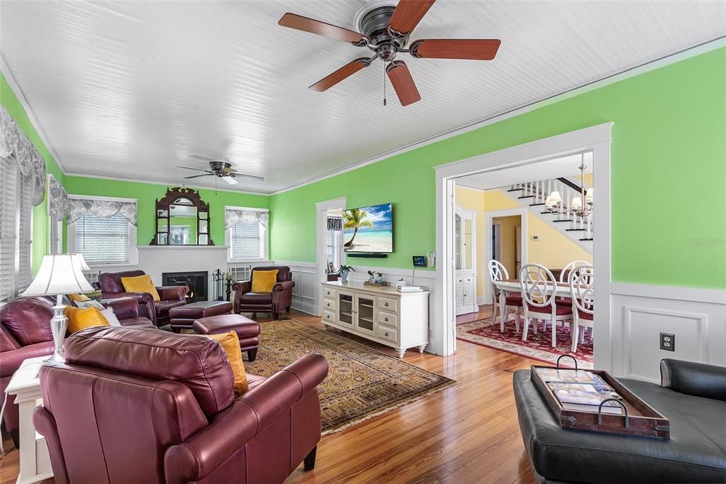 En Venta: $529,900 (4 camas, 3 baños, 2238 Pies cuadrados)