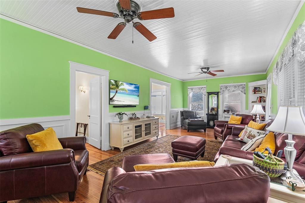 En Venta: $529,900 (4 camas, 3 baños, 2238 Pies cuadrados)