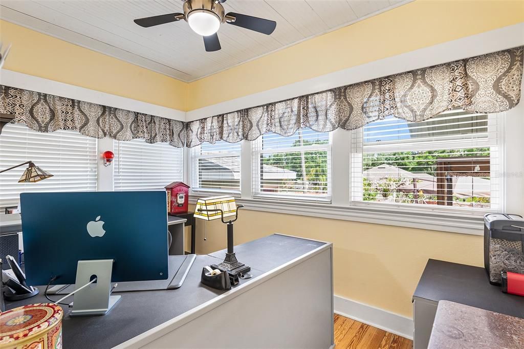 En Venta: $529,900 (4 camas, 3 baños, 2238 Pies cuadrados)