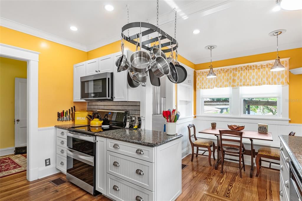 En Venta: $529,900 (4 camas, 3 baños, 2238 Pies cuadrados)