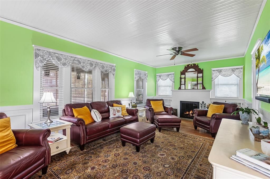 En Venta: $529,900 (4 camas, 3 baños, 2238 Pies cuadrados)