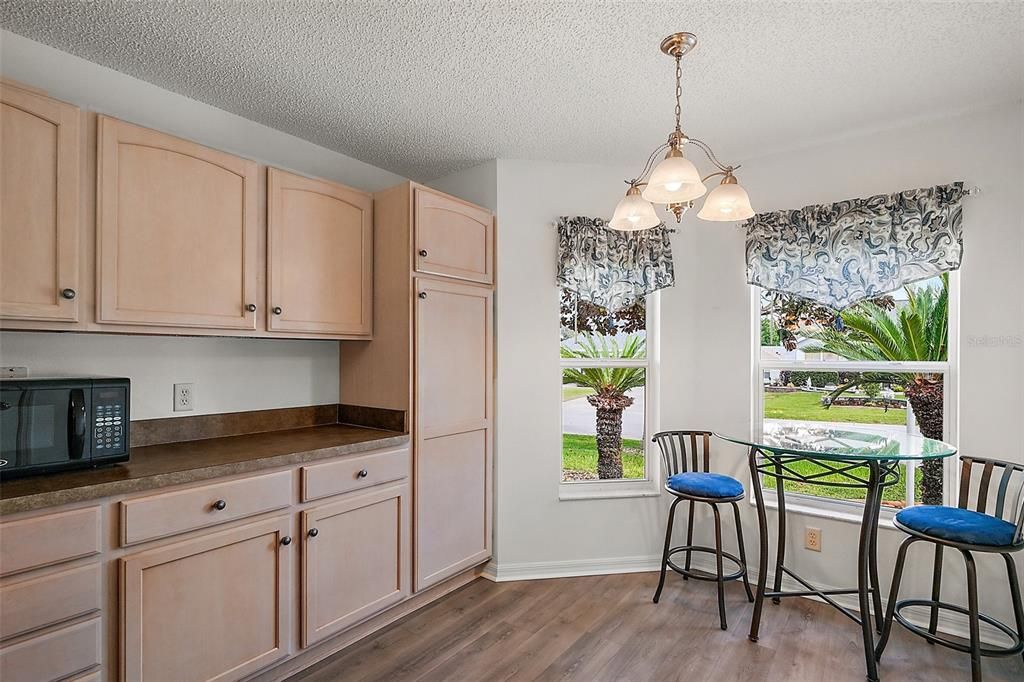 En Venta: $325,000 (3 camas, 2 baños, 1558 Pies cuadrados)