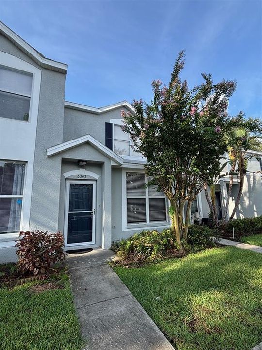 For Sale: $199,999 (2 beds, 2 baths, 1360 Square Feet)