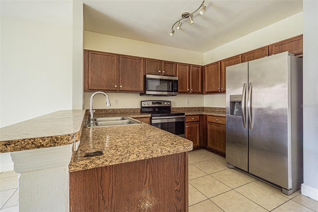 For Sale: $199,999 (2 beds, 2 baths, 1360 Square Feet)