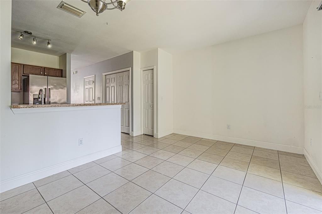 For Sale: $199,999 (2 beds, 2 baths, 1360 Square Feet)
