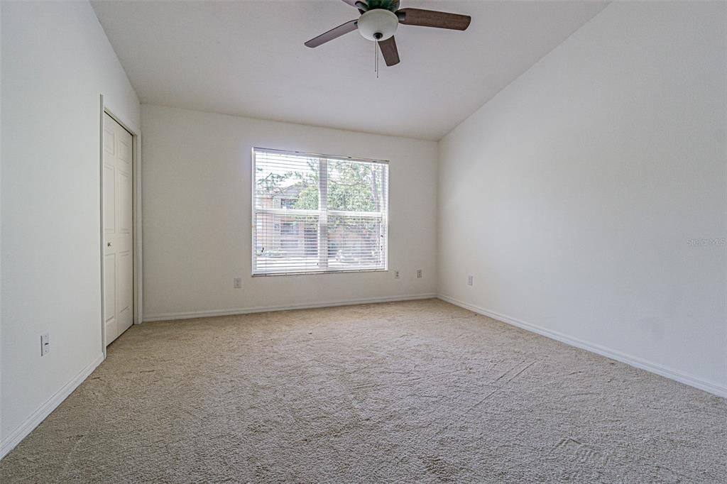 For Sale: $199,999 (2 beds, 2 baths, 1360 Square Feet)