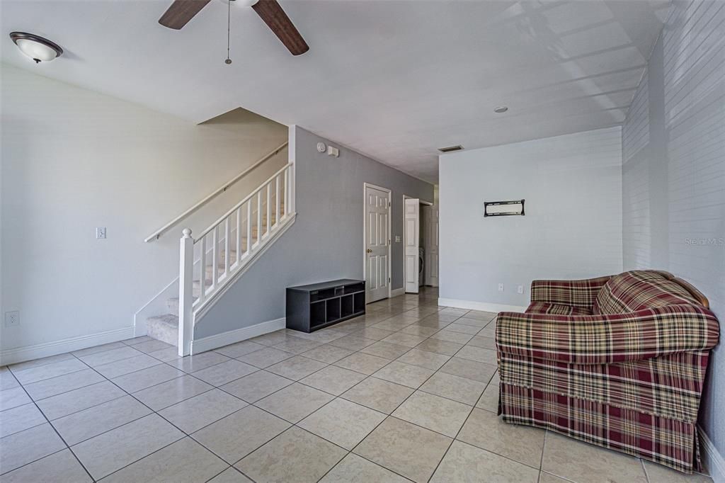 For Sale: $199,999 (2 beds, 2 baths, 1360 Square Feet)