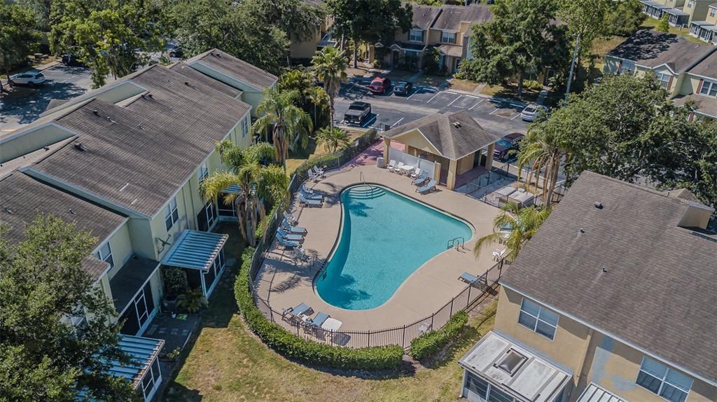 For Sale: $199,999 (2 beds, 2 baths, 1360 Square Feet)