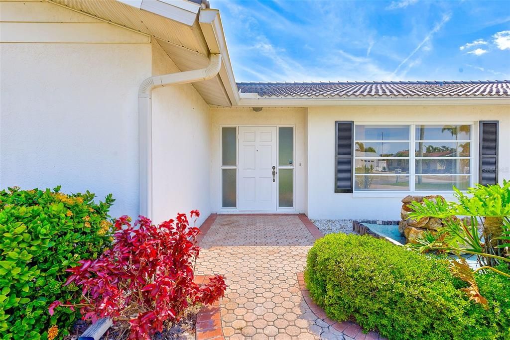 Active With Contract: $629,000 (2 beds, 2 baths, 1855 Square Feet)