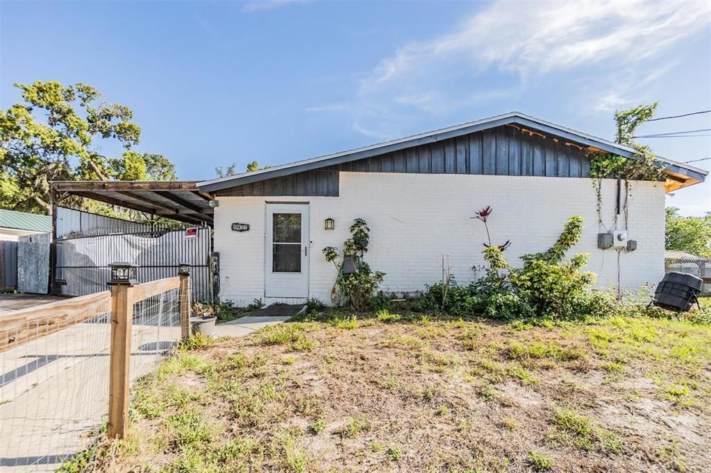 合同活跃: $351,900 (4 贝兹, 3 浴室, 2002 平方英尺)