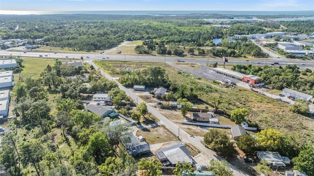 合同活跃: $351,900 (4 贝兹, 3 浴室, 2002 平方英尺)