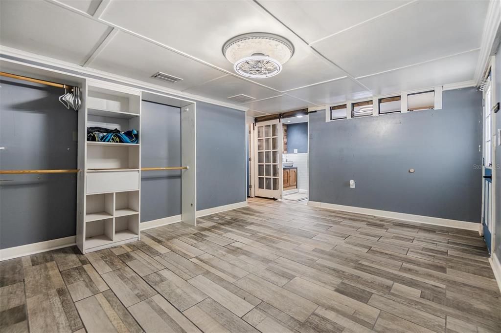 合同活跃: $351,900 (4 贝兹, 3 浴室, 2002 平方英尺)