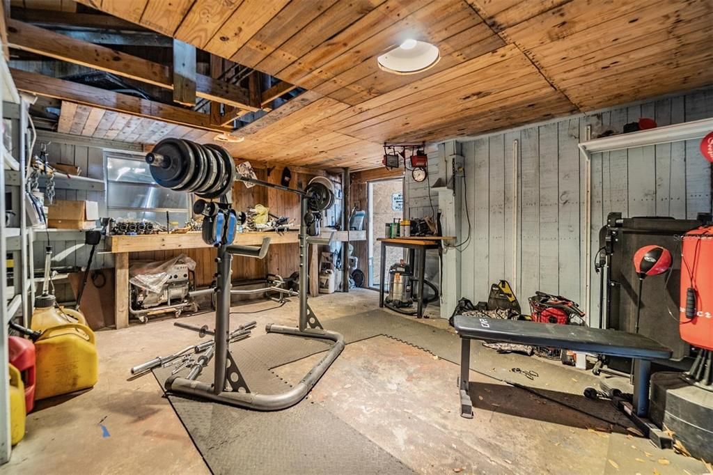 合同活跃: $351,900 (4 贝兹, 3 浴室, 2002 平方英尺)