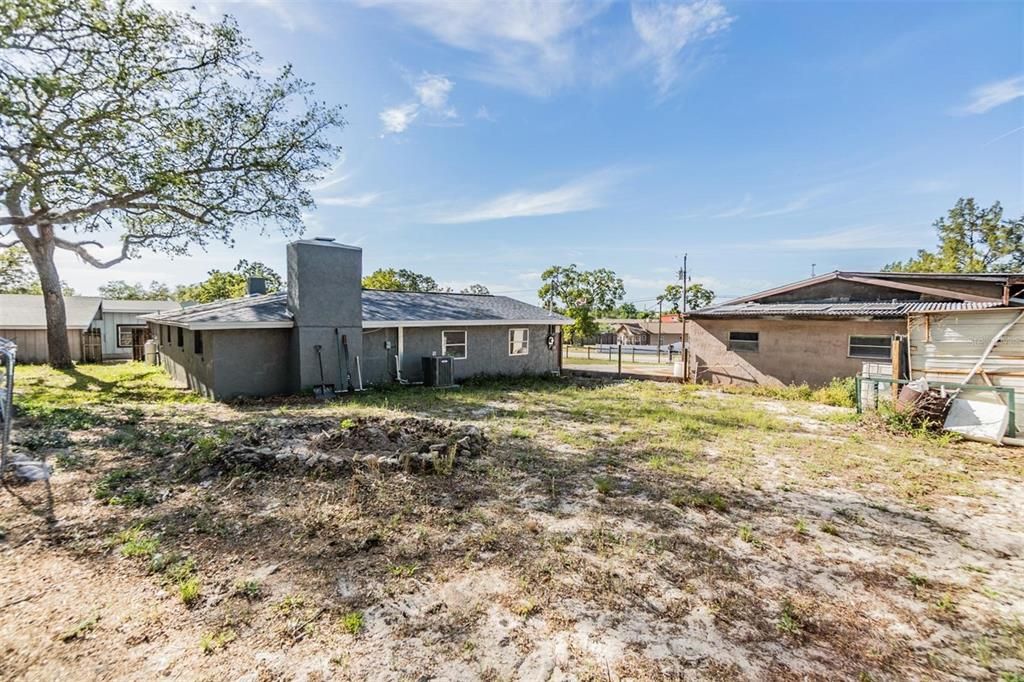 合同活跃: $351,900 (4 贝兹, 3 浴室, 2002 平方英尺)