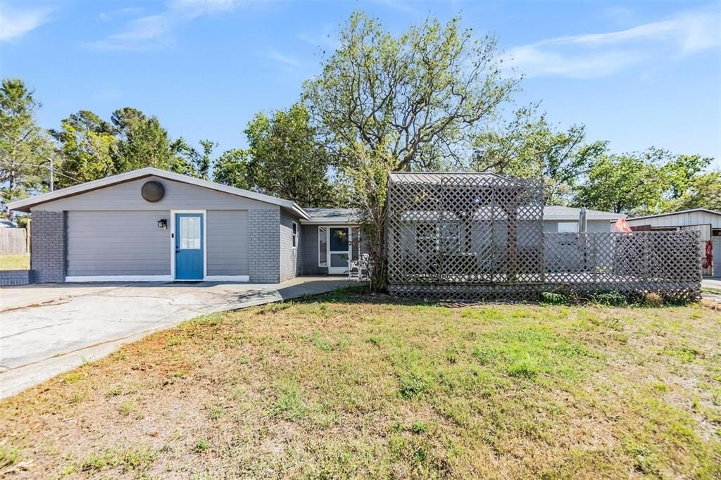 合同活跃: $351,900 (4 贝兹, 3 浴室, 2002 平方英尺)