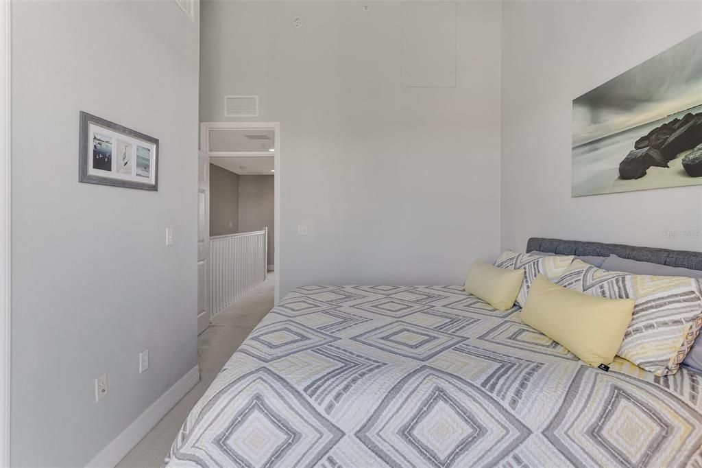 На продажу: $389,000 (2 спален, 2 ванн, 1258 Квадратных фут)