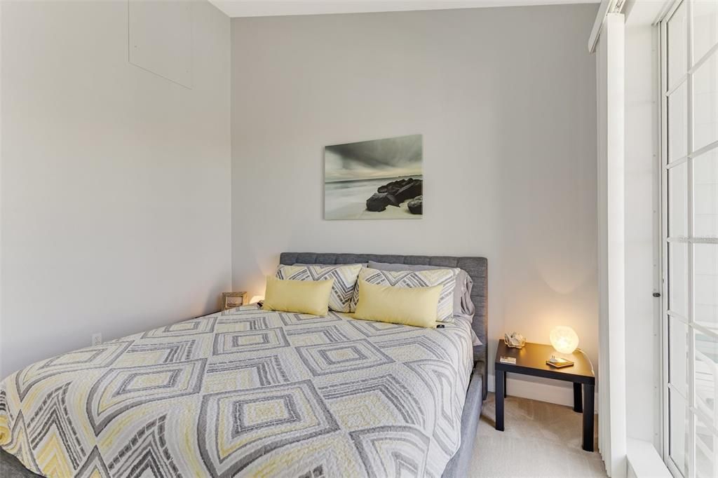 На продажу: $389,000 (2 спален, 2 ванн, 1258 Квадратных фут)