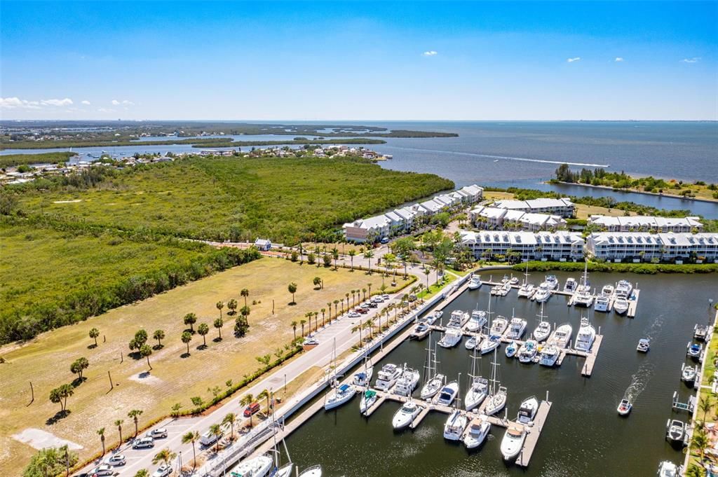 На продажу: $389,000 (2 спален, 2 ванн, 1258 Квадратных фут)