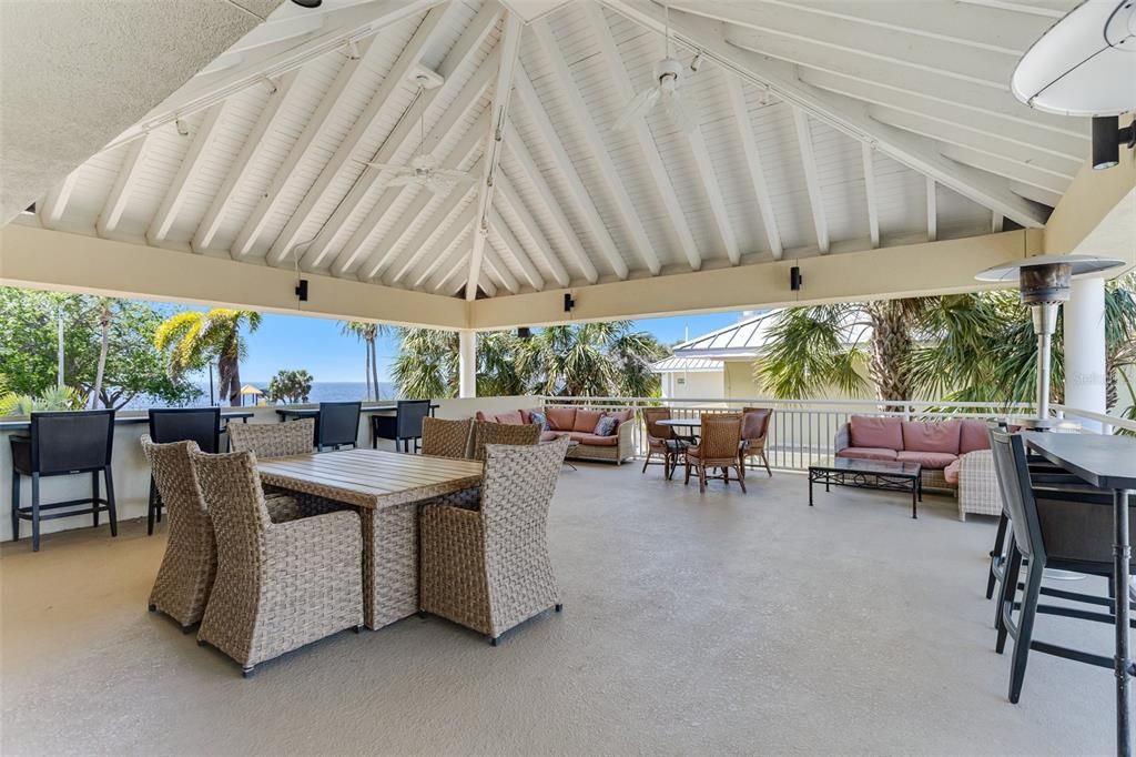 На продажу: $389,000 (2 спален, 2 ванн, 1258 Квадратных фут)