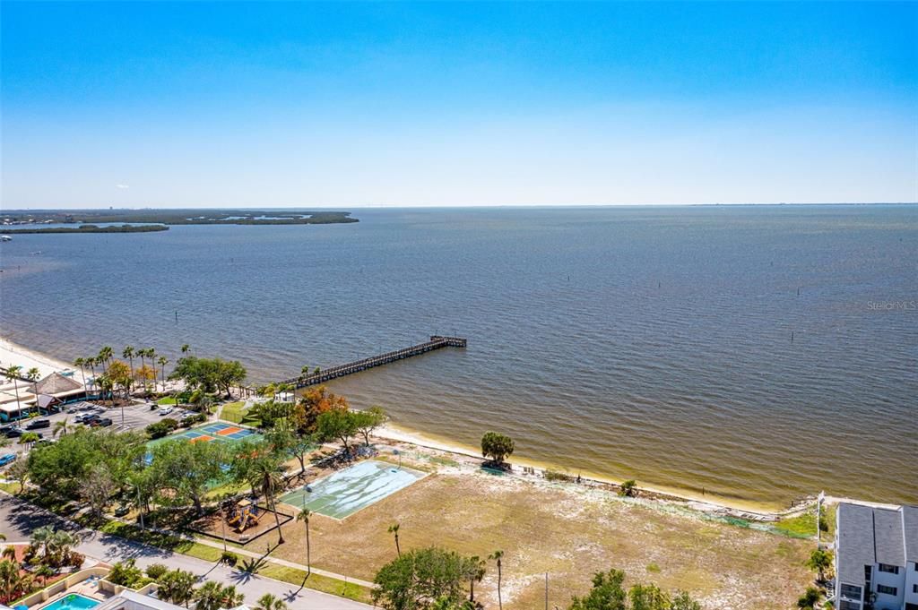 На продажу: $389,000 (2 спален, 2 ванн, 1258 Квадратных фут)