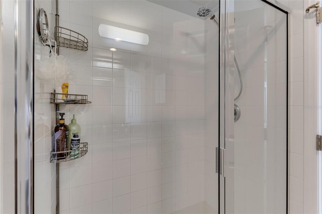 На продажу: $389,000 (2 спален, 2 ванн, 1258 Квадратных фут)