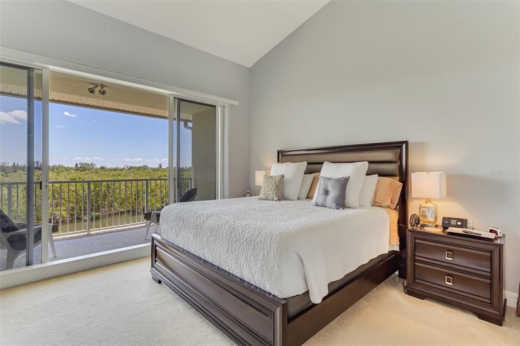 На продажу: $389,000 (2 спален, 2 ванн, 1258 Квадратных фут)