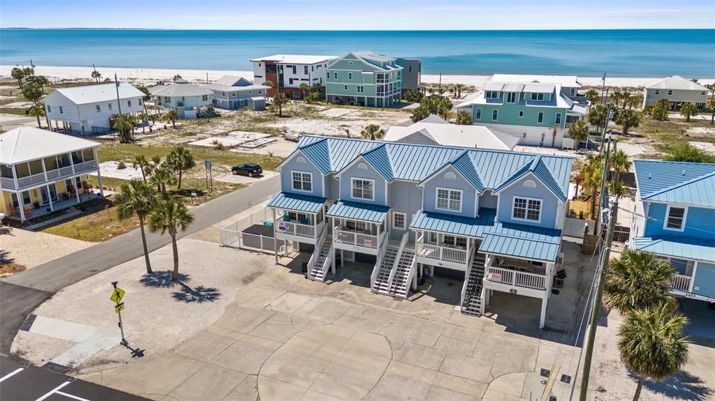 Activo con contrato: $599,000 (3 camas, 3 baños, 1820 Pies cuadrados)