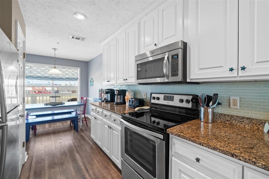 Activo con contrato: $599,000 (3 camas, 3 baños, 1820 Pies cuadrados)