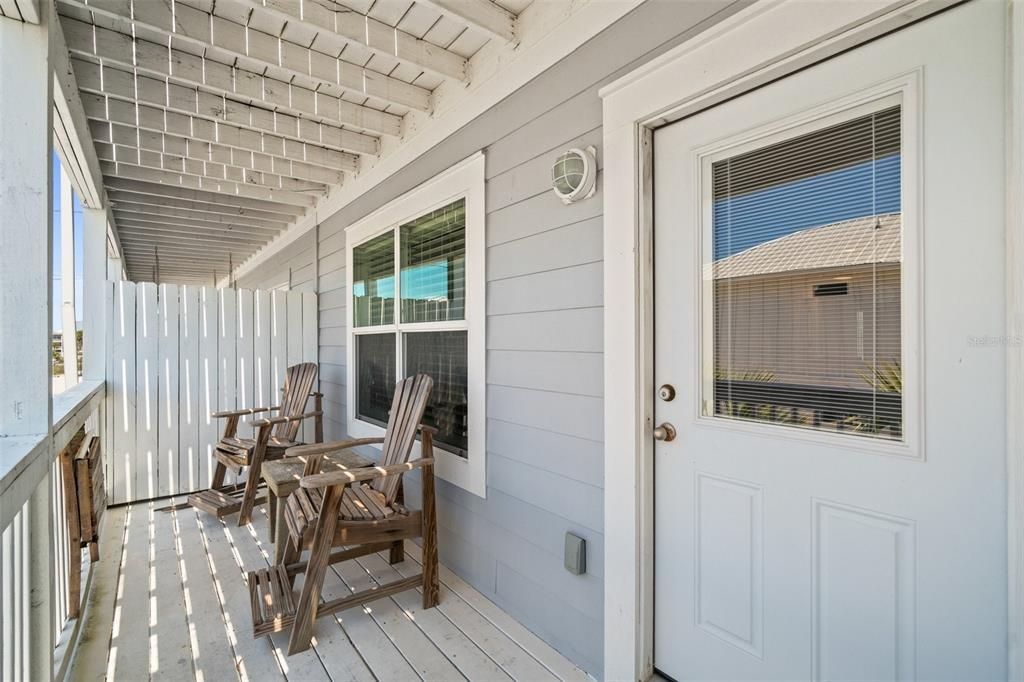 Activo con contrato: $599,000 (3 camas, 3 baños, 1820 Pies cuadrados)