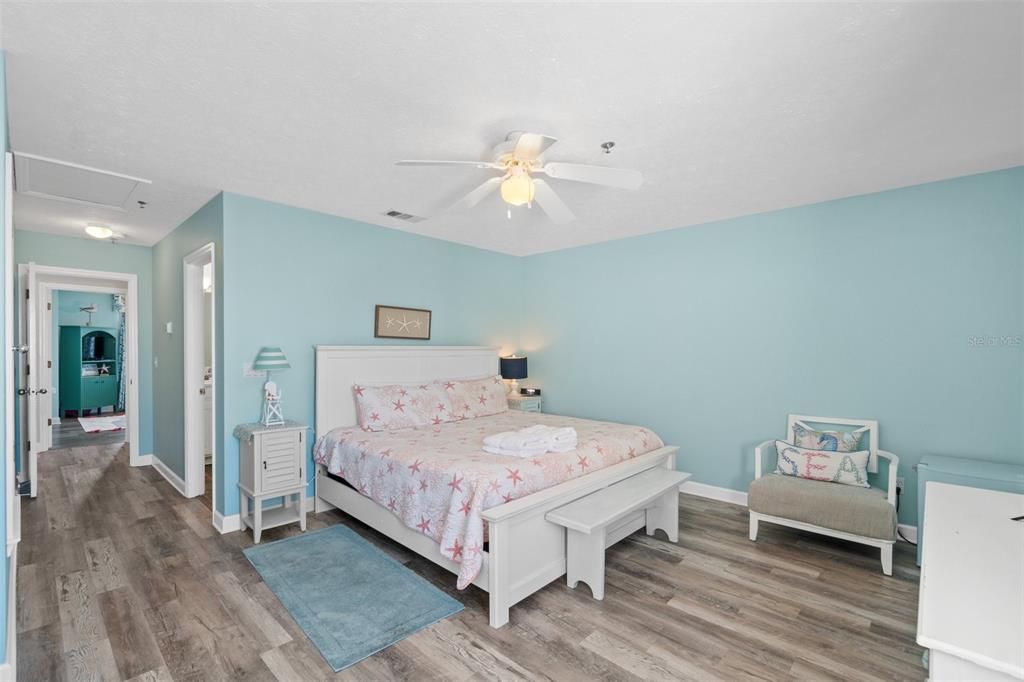 Activo con contrato: $599,000 (3 camas, 3 baños, 1820 Pies cuadrados)