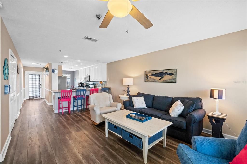 Activo con contrato: $599,000 (3 camas, 3 baños, 1820 Pies cuadrados)