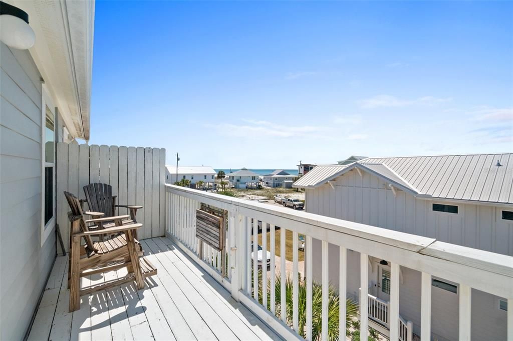 Activo con contrato: $599,000 (3 camas, 3 baños, 1820 Pies cuadrados)