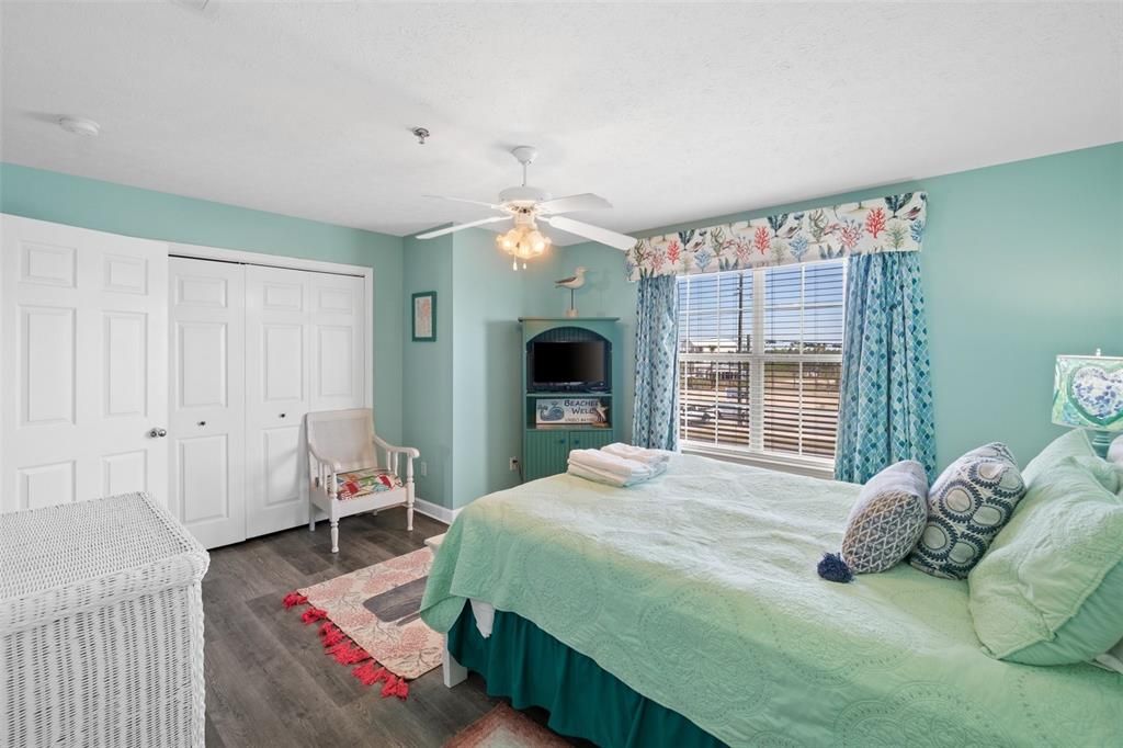 Activo con contrato: $599,000 (3 camas, 3 baños, 1820 Pies cuadrados)