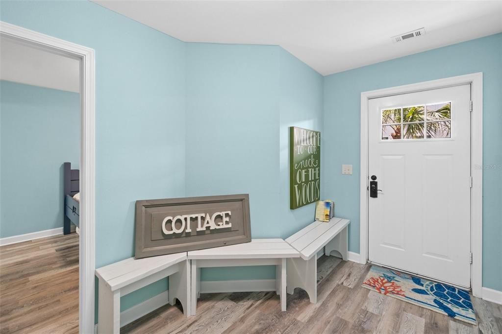 Activo con contrato: $599,000 (3 camas, 3 baños, 1820 Pies cuadrados)