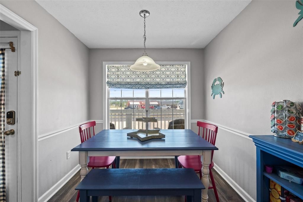 Activo con contrato: $599,000 (3 camas, 3 baños, 1820 Pies cuadrados)