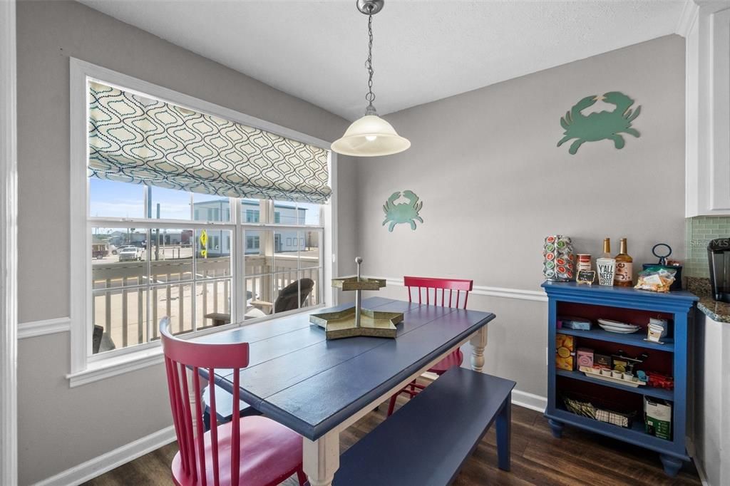 Activo con contrato: $599,000 (3 camas, 3 baños, 1820 Pies cuadrados)