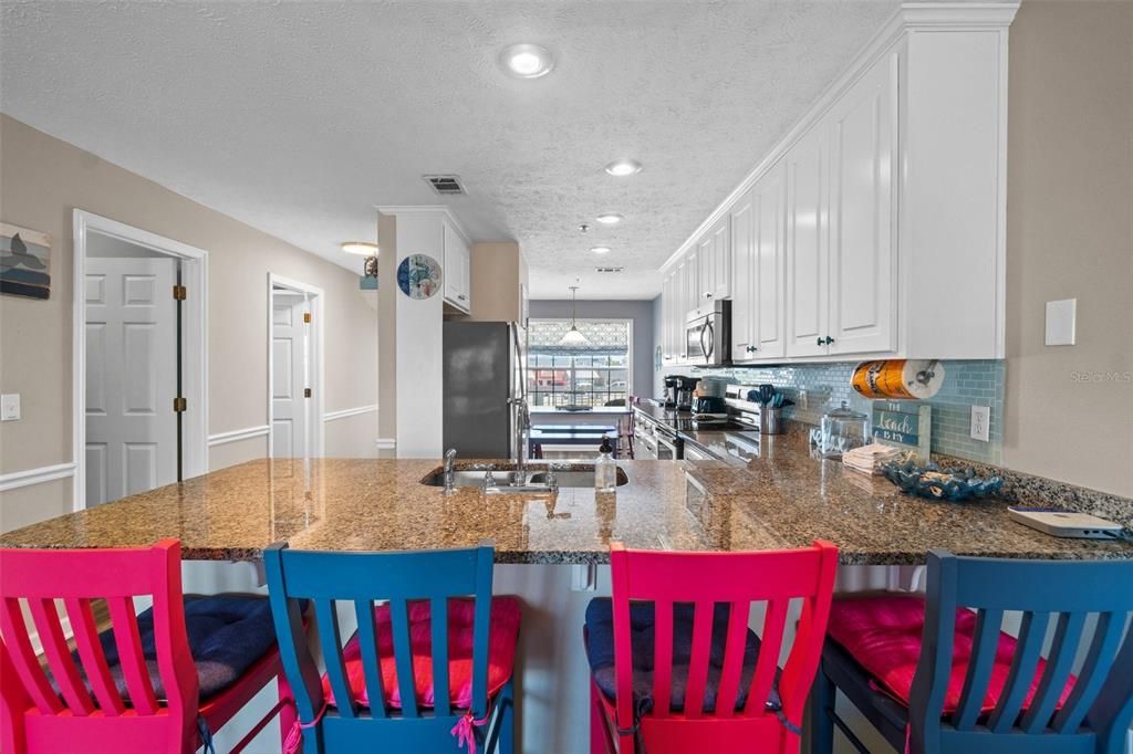 Activo con contrato: $599,000 (3 camas, 3 baños, 1820 Pies cuadrados)