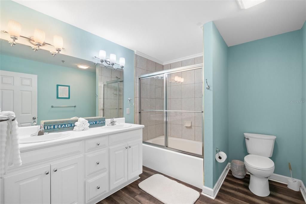 Activo con contrato: $599,000 (3 camas, 3 baños, 1820 Pies cuadrados)