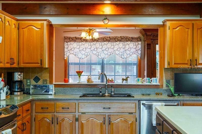 待售: $1,395,000 (3 贝兹, 2 浴室, 2973 平方英尺)