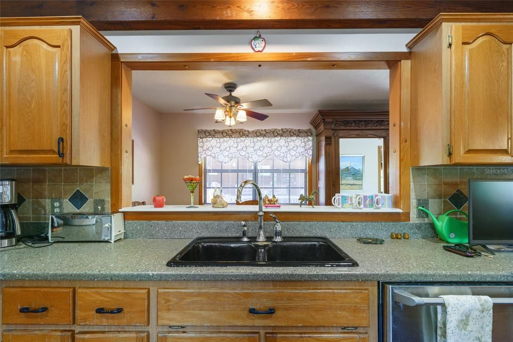 待售: $1,395,000 (3 贝兹, 2 浴室, 2973 平方英尺)