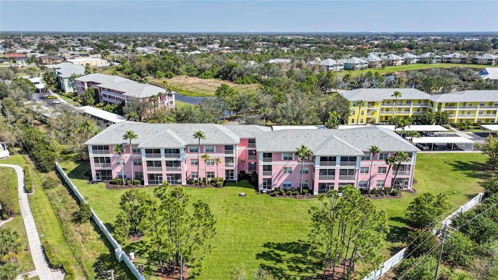 合同活跃: $149,900 (2 贝兹, 2 浴室, 996 平方英尺)