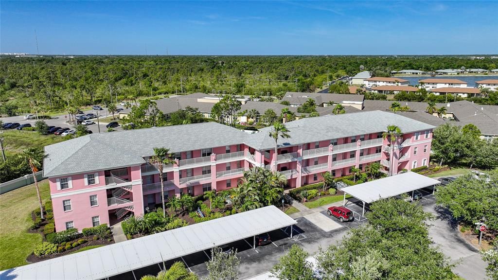 合同活跃: $149,900 (2 贝兹, 2 浴室, 996 平方英尺)