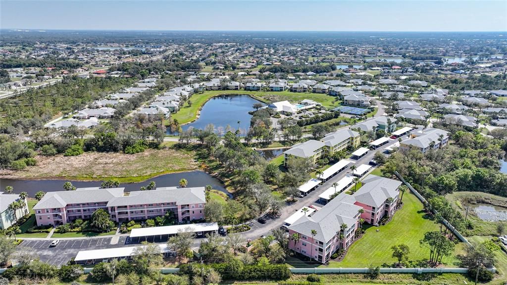 合同活跃: $149,900 (2 贝兹, 2 浴室, 996 平方英尺)