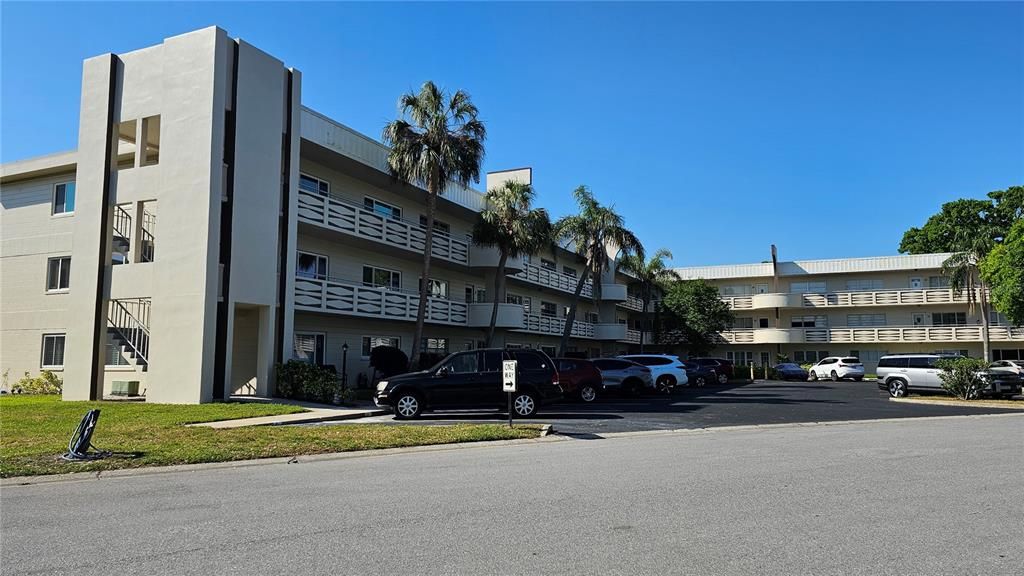 Recently Rented: $1,695 (2 beds, 2 baths, 1400 Square Feet)