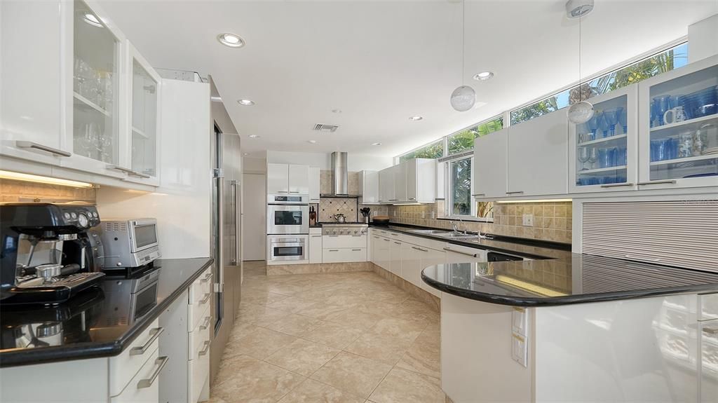 Active With Contract: $3,995,000 (4 beds, 4 baths, 3951 Square Feet)