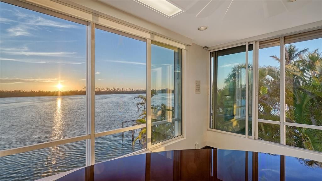 Active With Contract: $3,995,000 (4 beds, 4 baths, 3951 Square Feet)