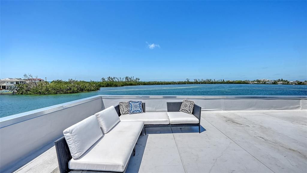 Active With Contract: $3,995,000 (4 beds, 4 baths, 3951 Square Feet)
