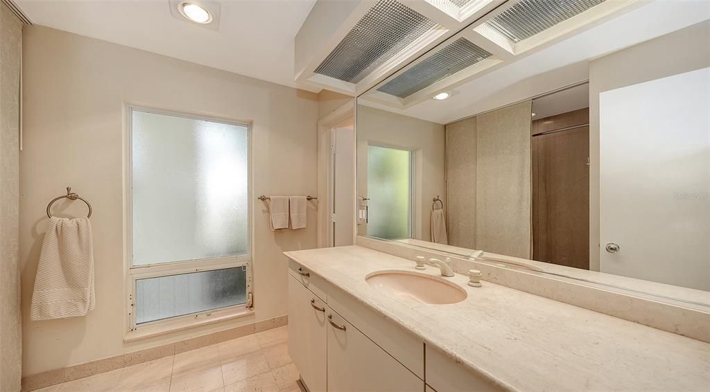 Active With Contract: $3,995,000 (4 beds, 4 baths, 3951 Square Feet)